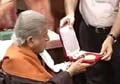 Shashi Kapoor Receives Dadasaheb Phalke Award from Arun Jaitly